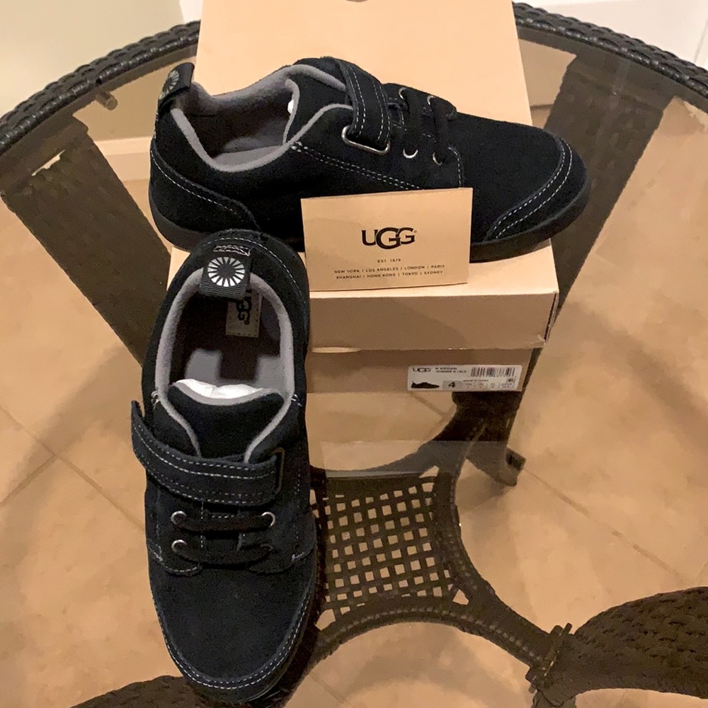 UGG K Kegan Big kid black soft leather shoe, US Size 4